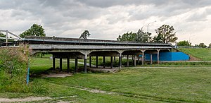 High Street bridge memisahkan Springlands dari Blenheim Pusat