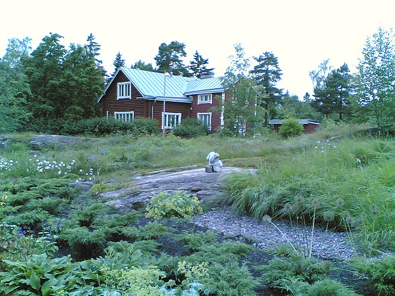 File:Hirvenpää maja - panoramio.jpg