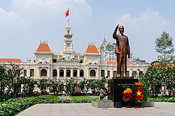 Ho Chi Minh City, Ho Chi Minh Statue, 2020-01 CN-04.jpg