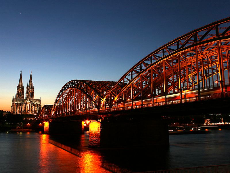 File:Hohenzollernbrücke mit Dom.jpg