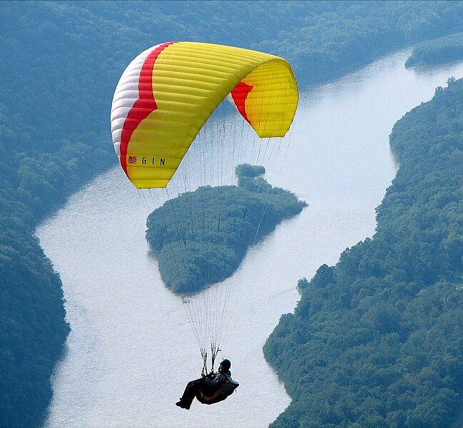 File:Hyner View State Park Paragliding.jpg