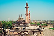 The Asfi Mosque of the Bara Imambara complex in Lucknow (c. 1780)[295]