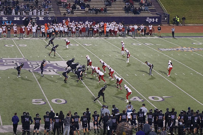 File:Incarnate Word vs. Stephen F. Austin football 2019 80 (Stephen F. Austin on offense).jpg