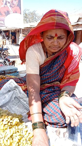 File:Indian woman fruit vendor.jpg