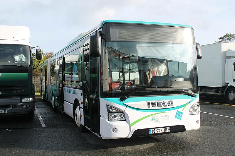 File:Iveco Bus Urbanway 18 - TUB - Démo.jpg