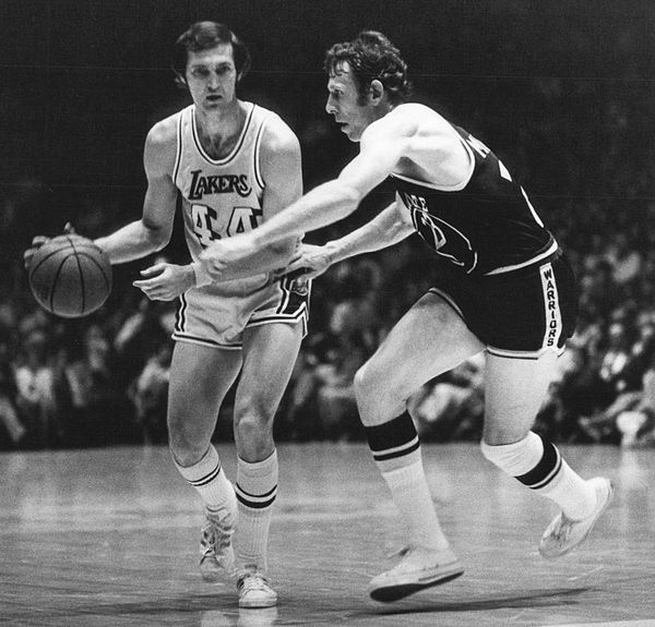 Jerry West (with the ball) in 1971