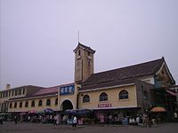 金州駅: 利用可能な鉄道路線, 駅構造, 駅周辺