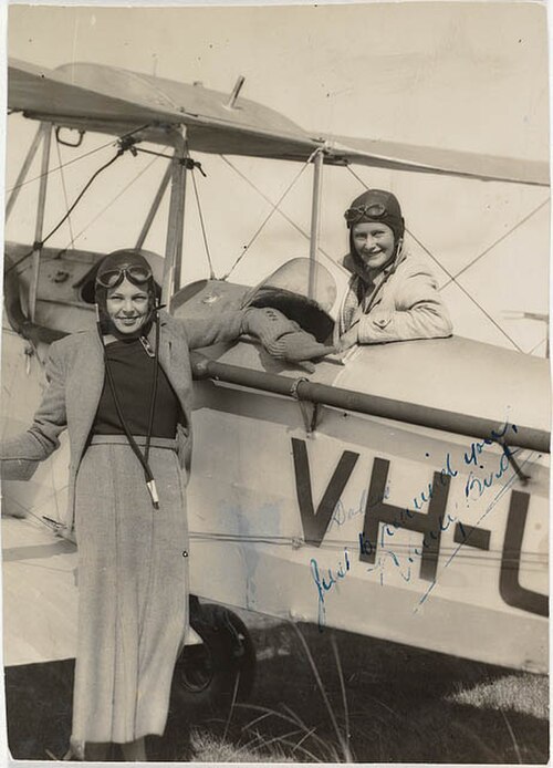 Jocelyn Howarth and Nancy Bird Walton, ca. 1932 – by unknown photographer.