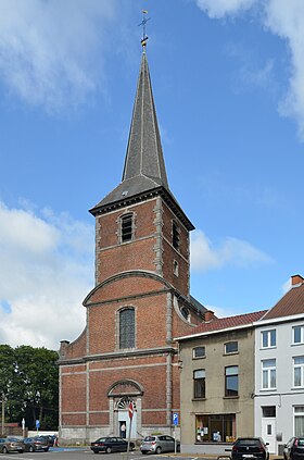 Güneybatıdan görülen Saint-Sulpice de Jumet kilisesinin cephesi.