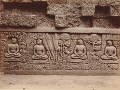 KITLV 103563 - Kassian Céphas - Bas-relief at Borobudur near Magelang - 1890-1891.tif