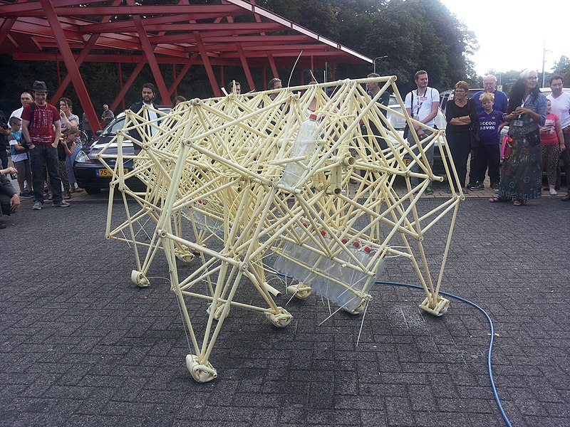 File:Kerkrade-Strandbeest (1).jpg