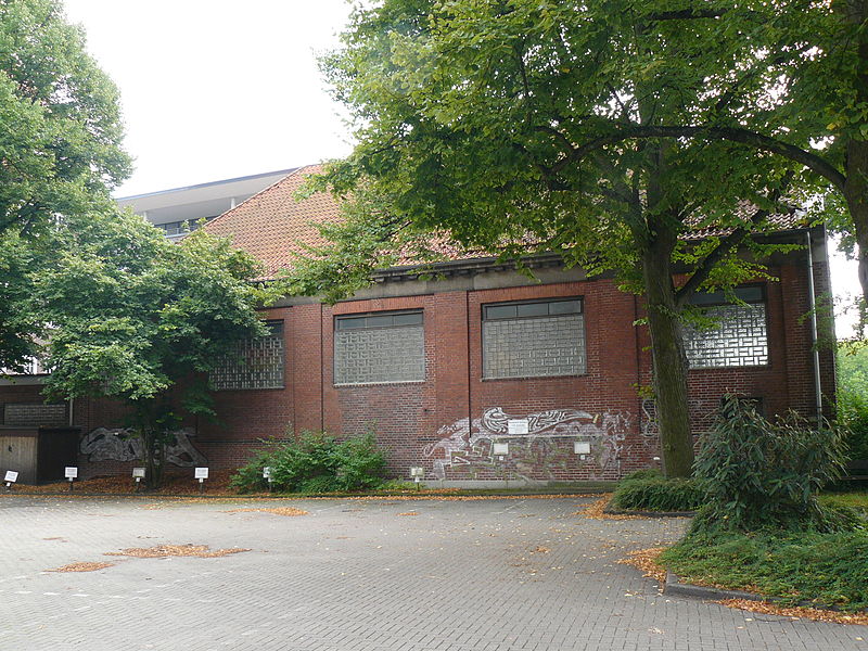 File:Landesarbeitsgericht Hamburg, Turnhalle der ehemaligen Volksschule, Nord-Ansicht.jpg