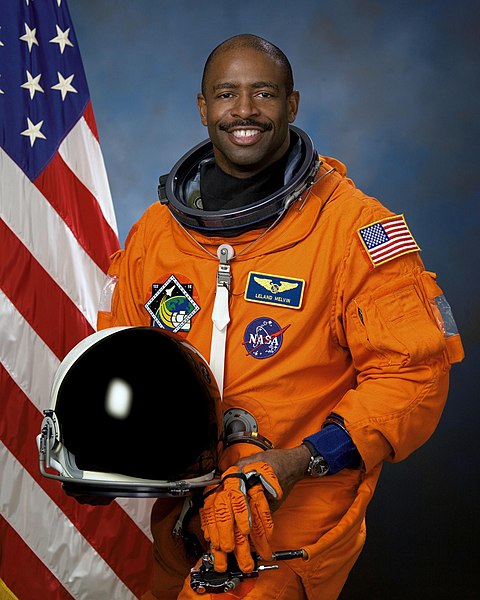 File:Leland D. Melvin.jpg