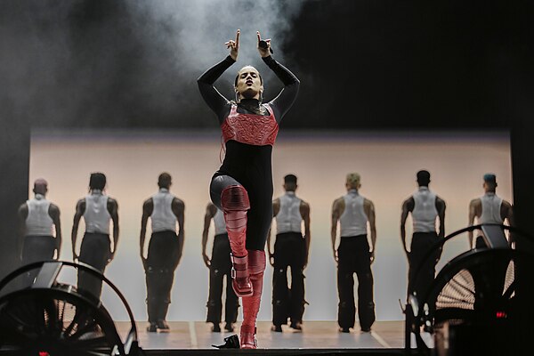 Rosalía and her dance troupe performing at Mexico City's Zócalo on 28 April 2023