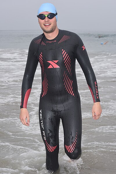 File:Man in Xterra Vector Pro (49144704907).jpg