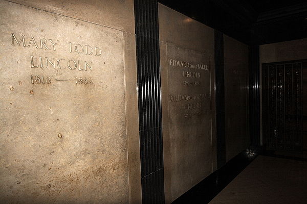 Mary Todd Lincoln's crypt