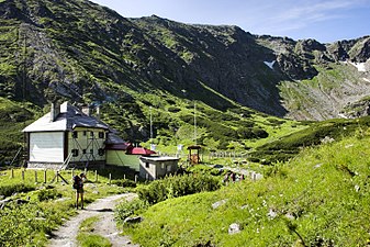 Stacja meteorologiczna i krajobraz u podnóża Pietrosul Rodnei (2008)