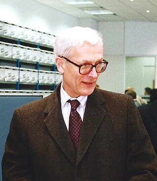 <span class="mw-page-title-main">Michael Llewellyn-Smith</span>