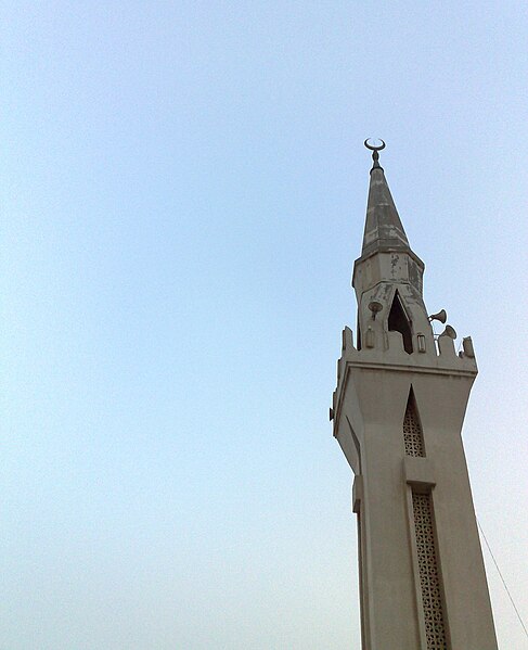 File:Minaret of a mosque in the center of jubail town proper. Saudi Arabia.4-23-2010.jpg