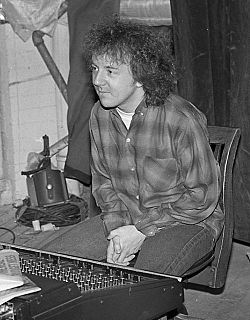 Mitch Easter American musician and record producer