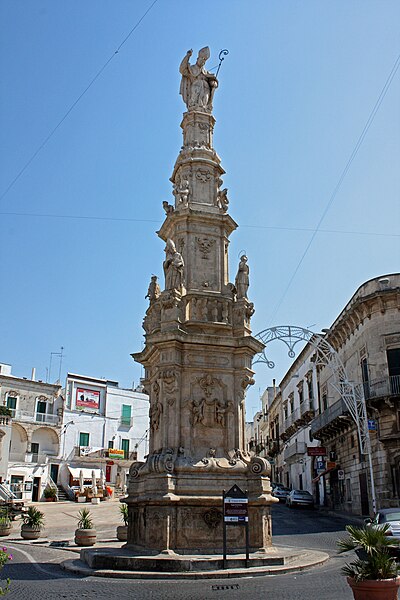 File:Monumento a Sant'Oronzo - panoramio.jpg