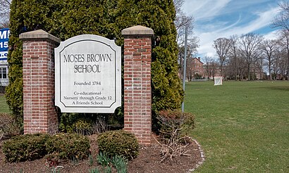 How to get to Moses Brown School with public transit - About the place