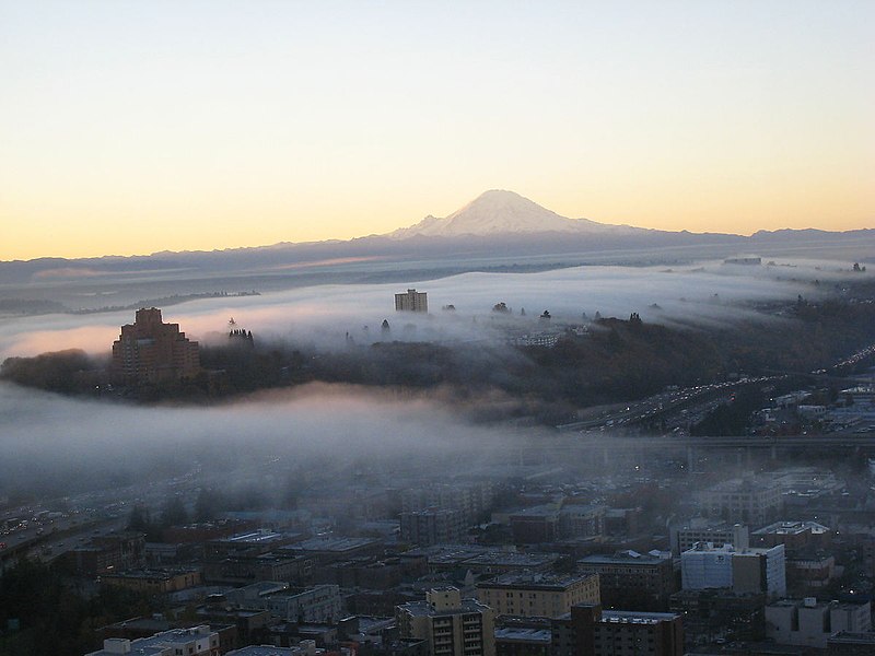 File:Mount Rainier with fog, 2007 (3843375370).jpg