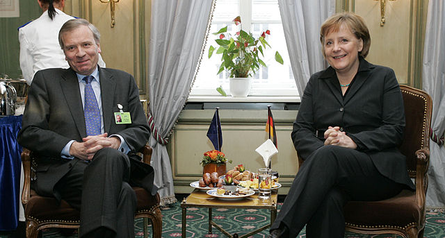 Secretary General of NATO Jaap de Hoop Scheffer and Chancellor of Germany Angela Merkel during a meeting at the Munich Security Conference of 2006 on 