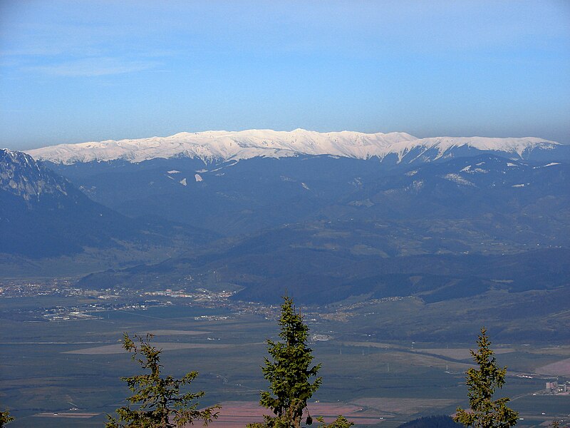 File:Munţii Făgăraș - panoramio.jpg