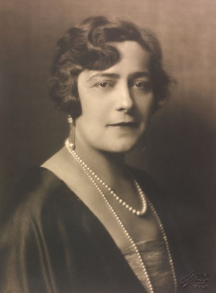 File:Olga Bauer-Pilecka (1887–1941) 1927 © Georg Fayer (1891–1950) OeNB 10452747.jpg