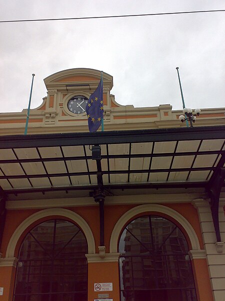 File:Orologio Stazione di Bari.jpg