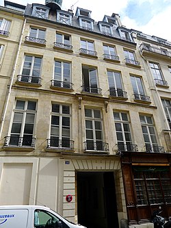 P1050064 Paris Ier rue des Moulins immeuble n°10 MH rwk.jpg