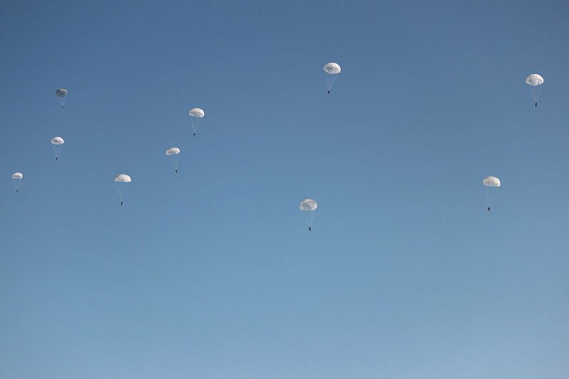 File:Paratroopers descend over the International Peacekeeping and Security Center in Yavoriv, Ukraine, July 9, 2013, during a multinational training jump as part of Rapid Trident 2013 130709-O-ZZ999-009-UA.jpg