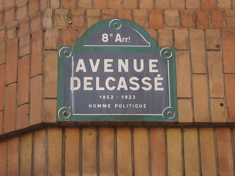 File:Paris 8e - Avenue Delcassé - plaque.jpg