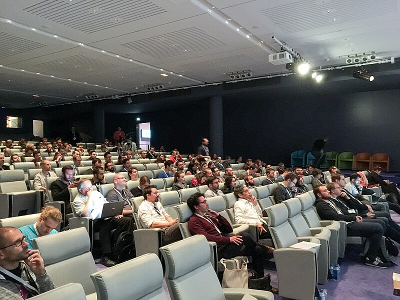 File:Paris Web 2017 - conférences (23835040108).jpg