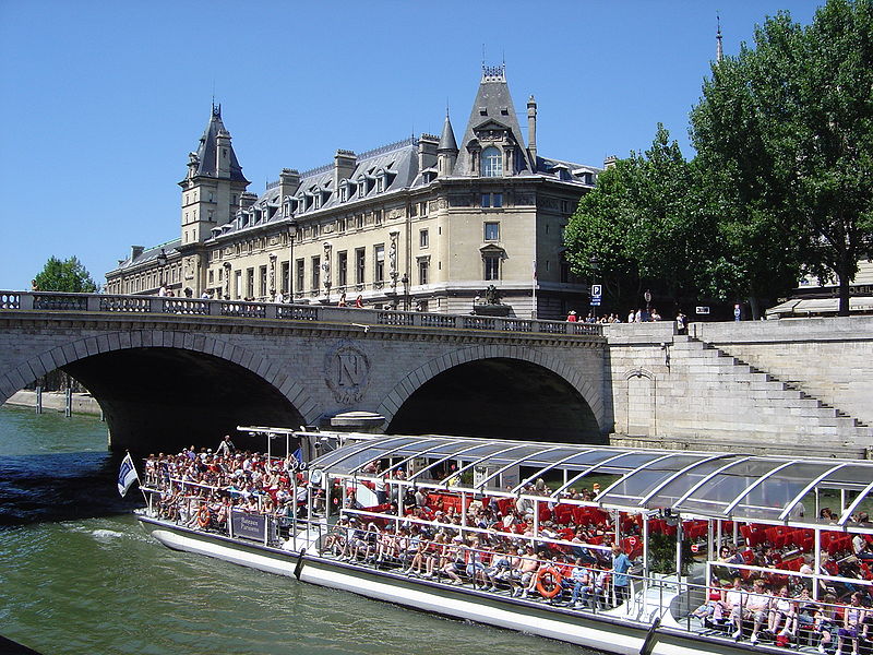 File:Paris bateau parisien DSC00737.jpg