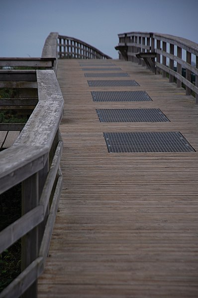 File:Paseo da Praia das Catedrais 20IX2013.JPG