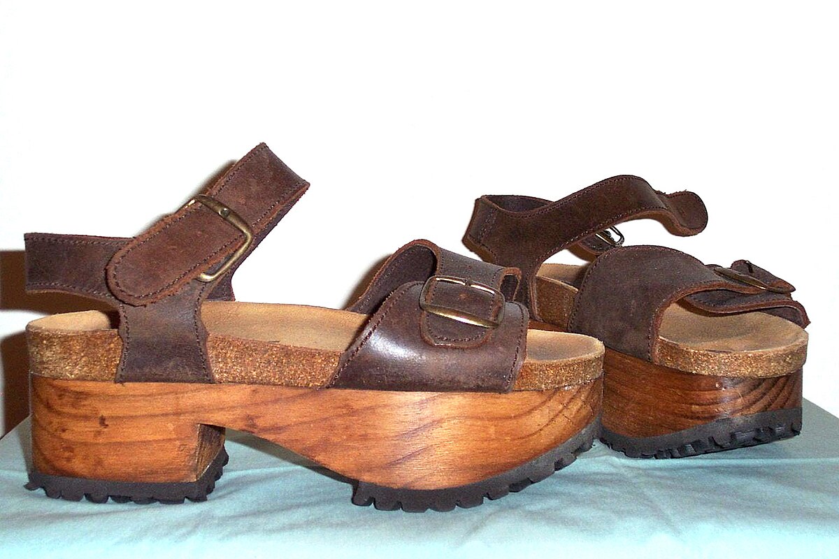 Archivo:Platform Sandal wood Buffalo brown-bright.jpg - la enciclopedia libre