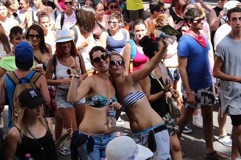 File:Pride Marseille, July 4, 2015, LGBT parade (19422487126).jpg