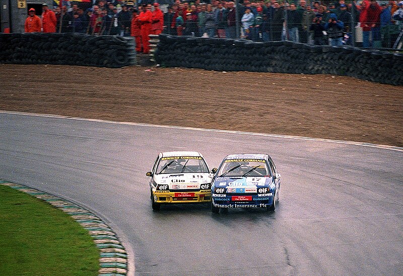 File:Renault Clios at play at Brands Hatch 1995 (49641721126).jpg