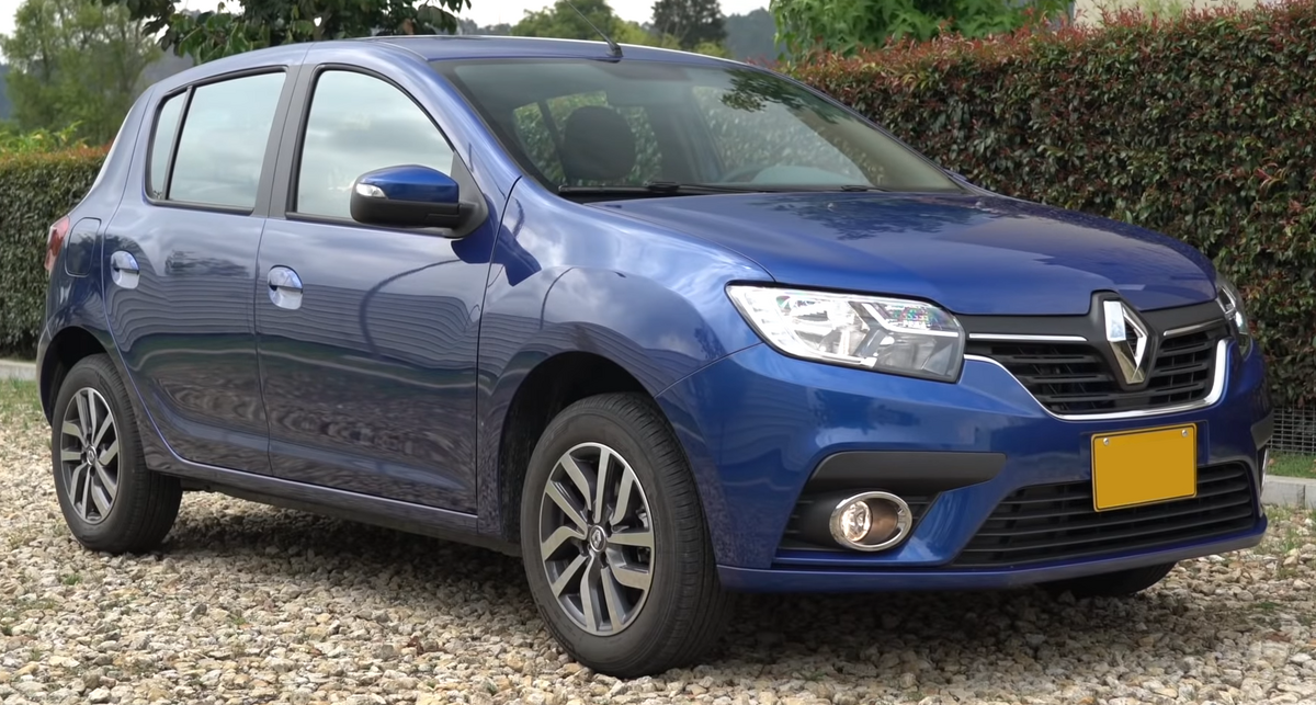 Renault Sandero 2020 front view (Colombia).png