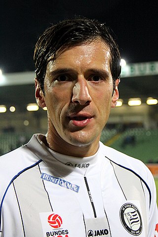 <span class="mw-page-title-main">Nikola Vujadinović</span> Montenegrin footballer