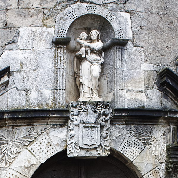 File:Sainte Eulalie de Cernon-Vierge à l'Enfant-20130515.jpg