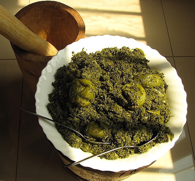 File:Saka-saka - pounded and cooked cassava leaves.jpg