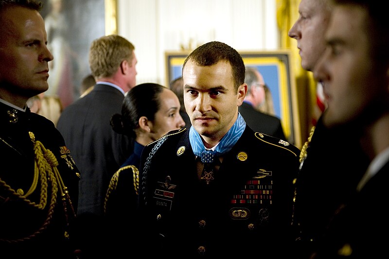 File:Salvatore Giunta walks through a cordon of soldiers.jpg