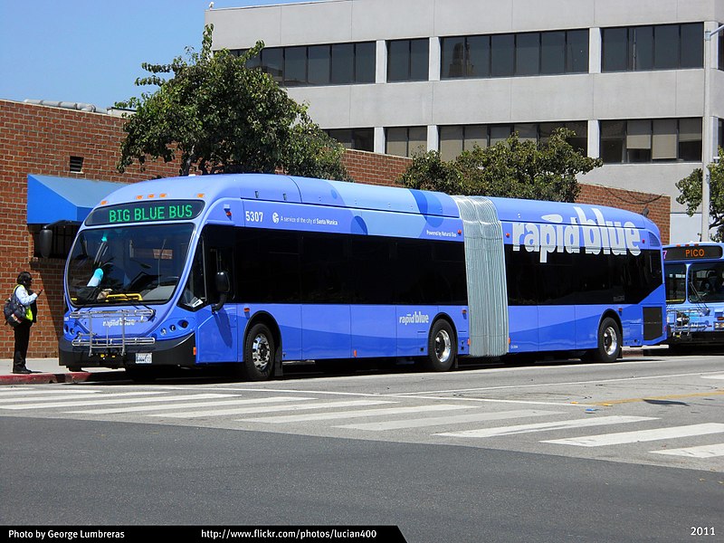 File:Santa Monica RapidBlue NABI 60-BRT 5307.jpg