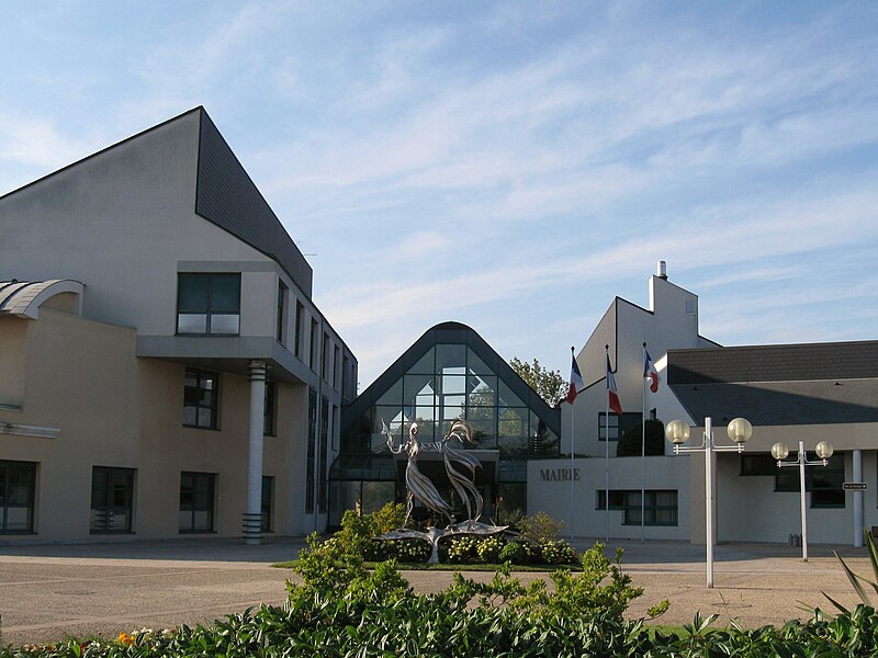 File:Saran mairie 1.jpg