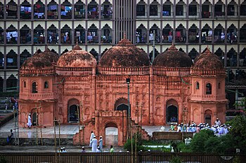 Sat Gambuj Mosque, Dhaka. Photograph: Asif Ahmed Mazumder Licensing: CC-BY-SA-4.0