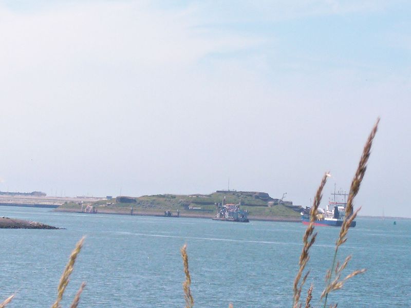 File:Sea Gate, IJmuiden - panoramio (1).jpg