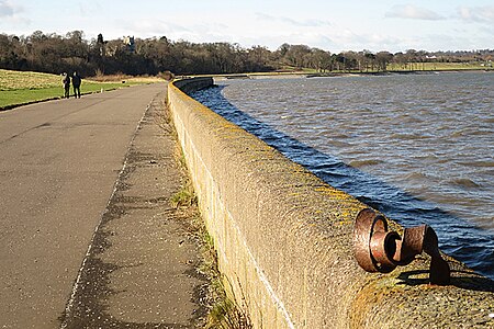 Sea Wall (geograph 5310226)